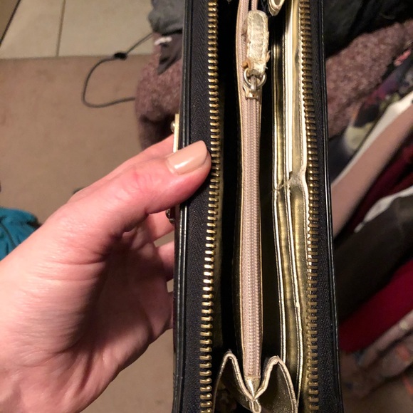 Michael Kors zipper wallet - Picture 4 of 4